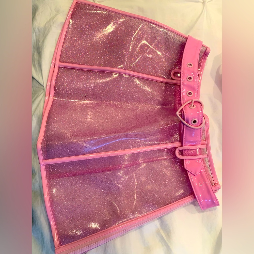 SPARKLY BARBIE OUTFIT!! Girl it’s gorgeousss.